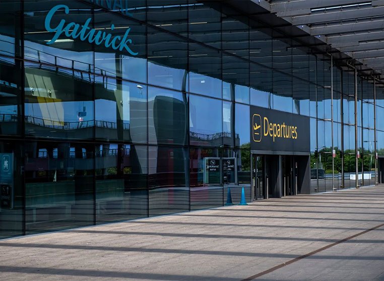 Gatwick Airport Transfers (50 mins from UB3)
